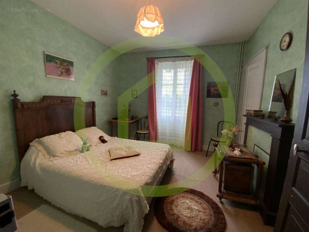 Maison à CHATELUS-MALVALEIX