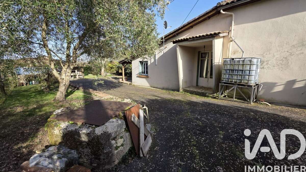 Maison 156 m² à Touverac  - photo 4