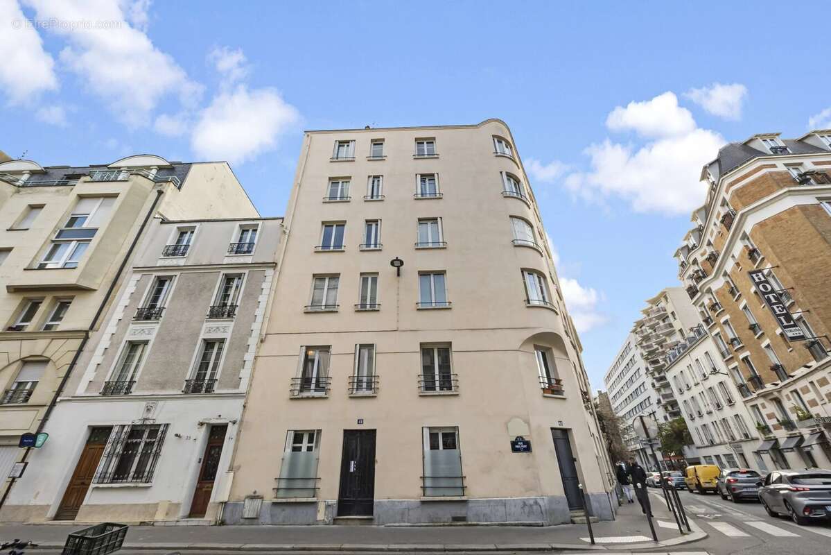 Appartement à PARIS-14E