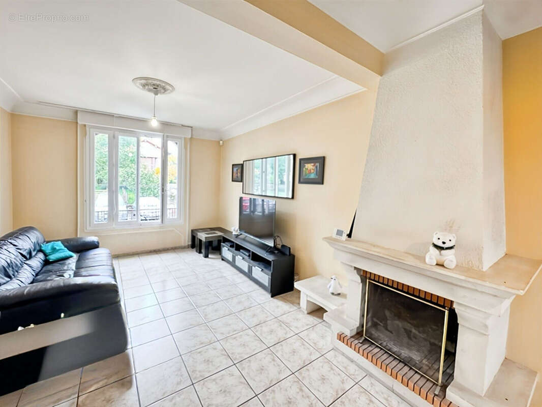 Maison à DAMMARIE-LES-LYS