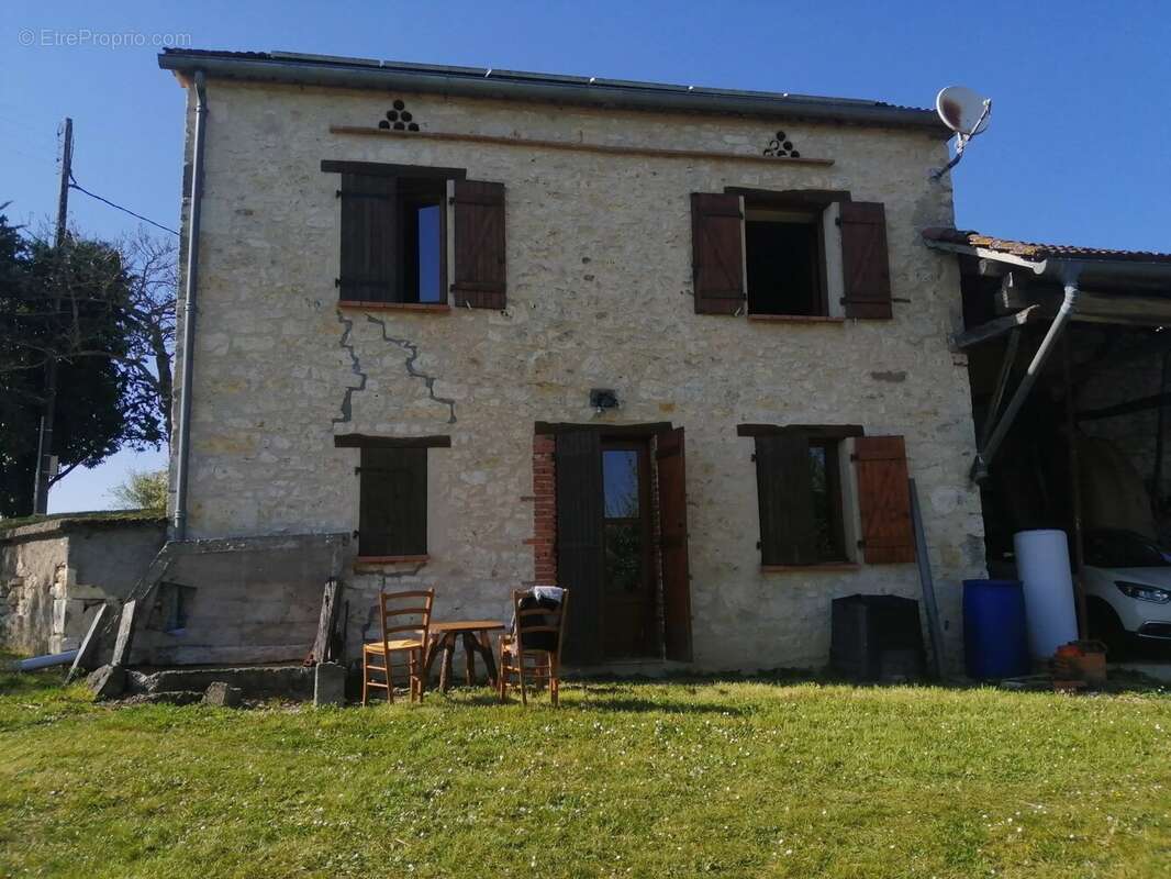 Maison à CAHUZAC-SUR-VERE