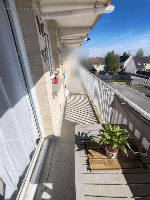 Appartement à LE PLESSIS-BELLEVILLE