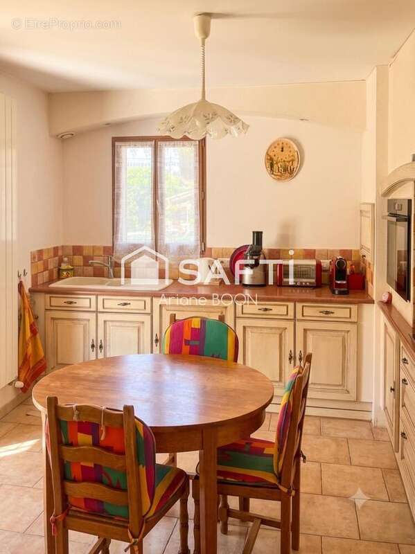 Maison 164 m² à Pertuis  - photo 2