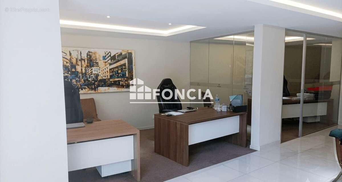 Saint raphael _ centre_ville_bureaux_100_m2 - photo 2