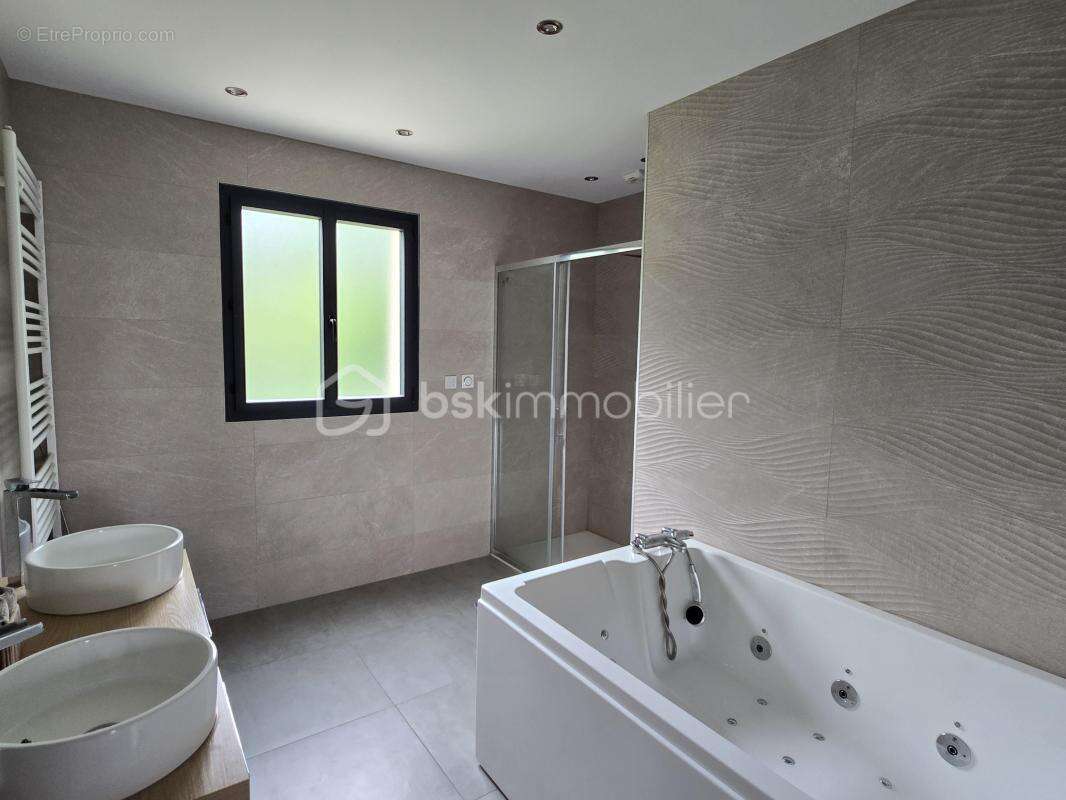 Pavillon contemporain de 2020 – 225 m² – 6 Chambres – DPE A – Saint-Martin-le-Nœud (60000) - photo 21
