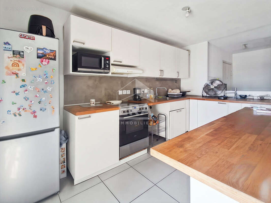 Appartement à MARSEILLE-5E