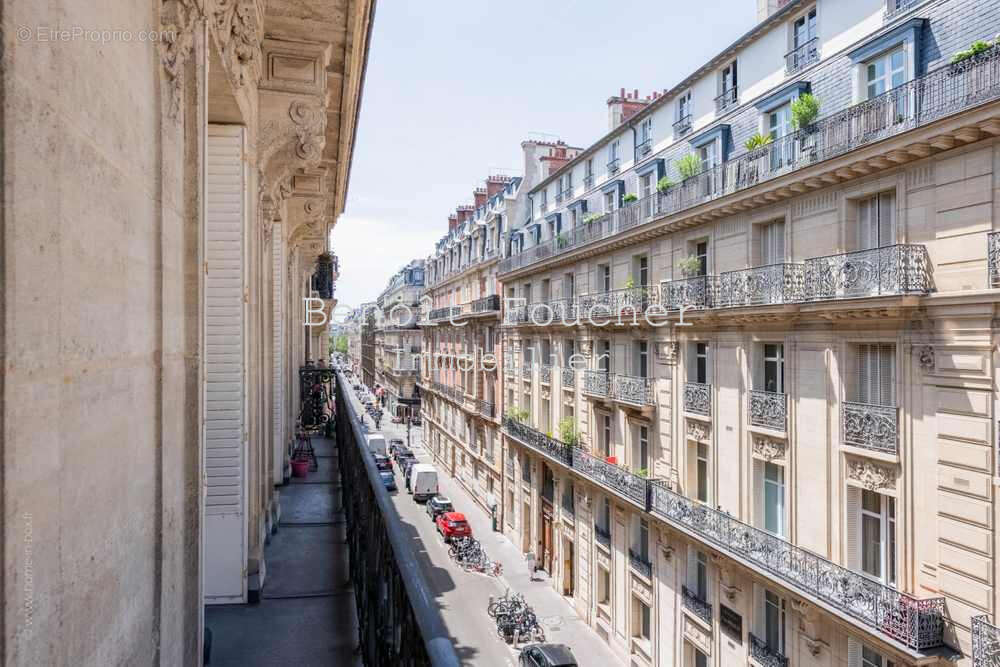 Appartement à PARIS-17E