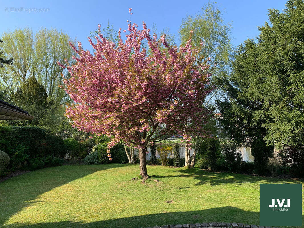 A vendre Maison Enghien lac propriété 240 m² utile 340 m² - photo 2