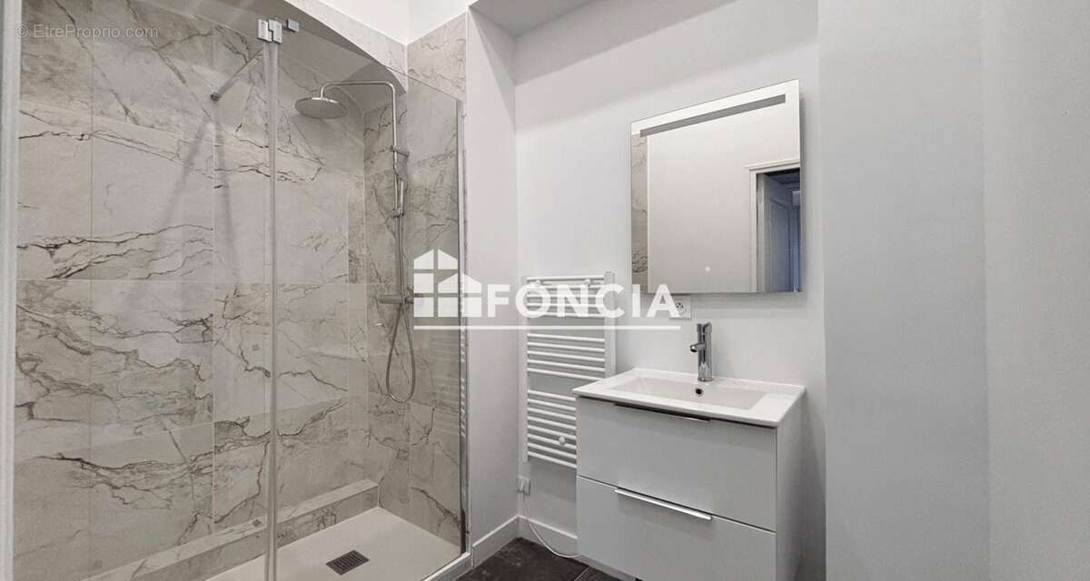 Appartement à SAINT-ETIENNE