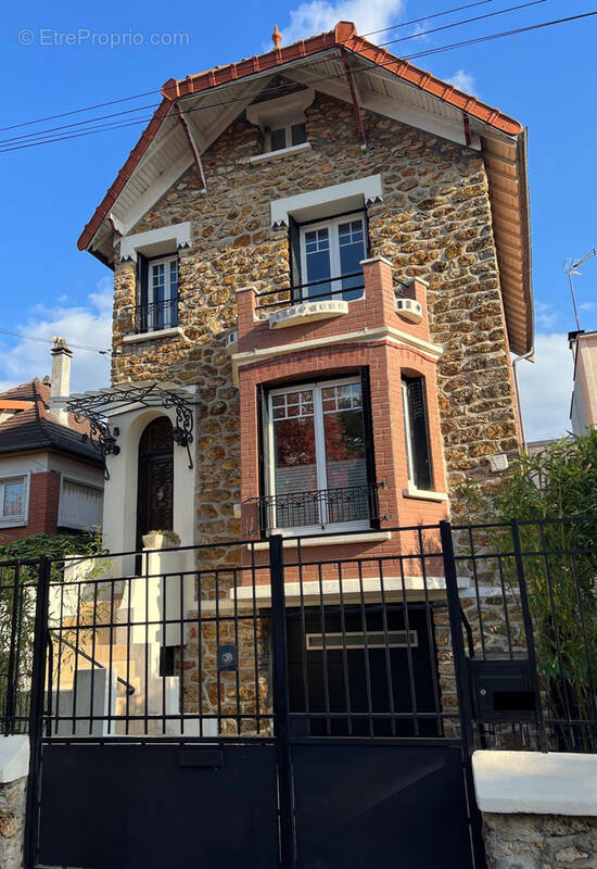 Maison à LES PAVILLONS-SOUS-BOIS