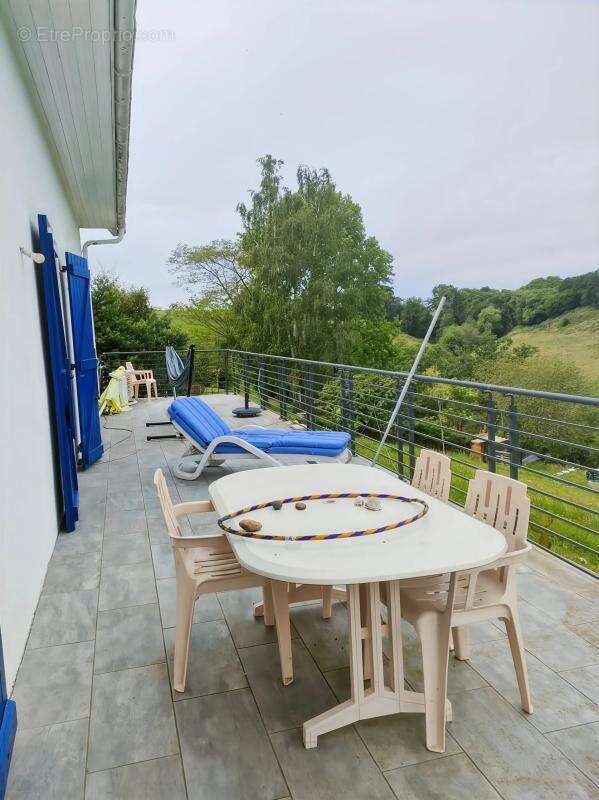 Maison à NAVAILLES-ANGOS