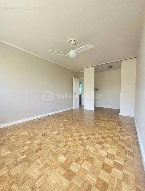 Appartement à LES MUREAUX