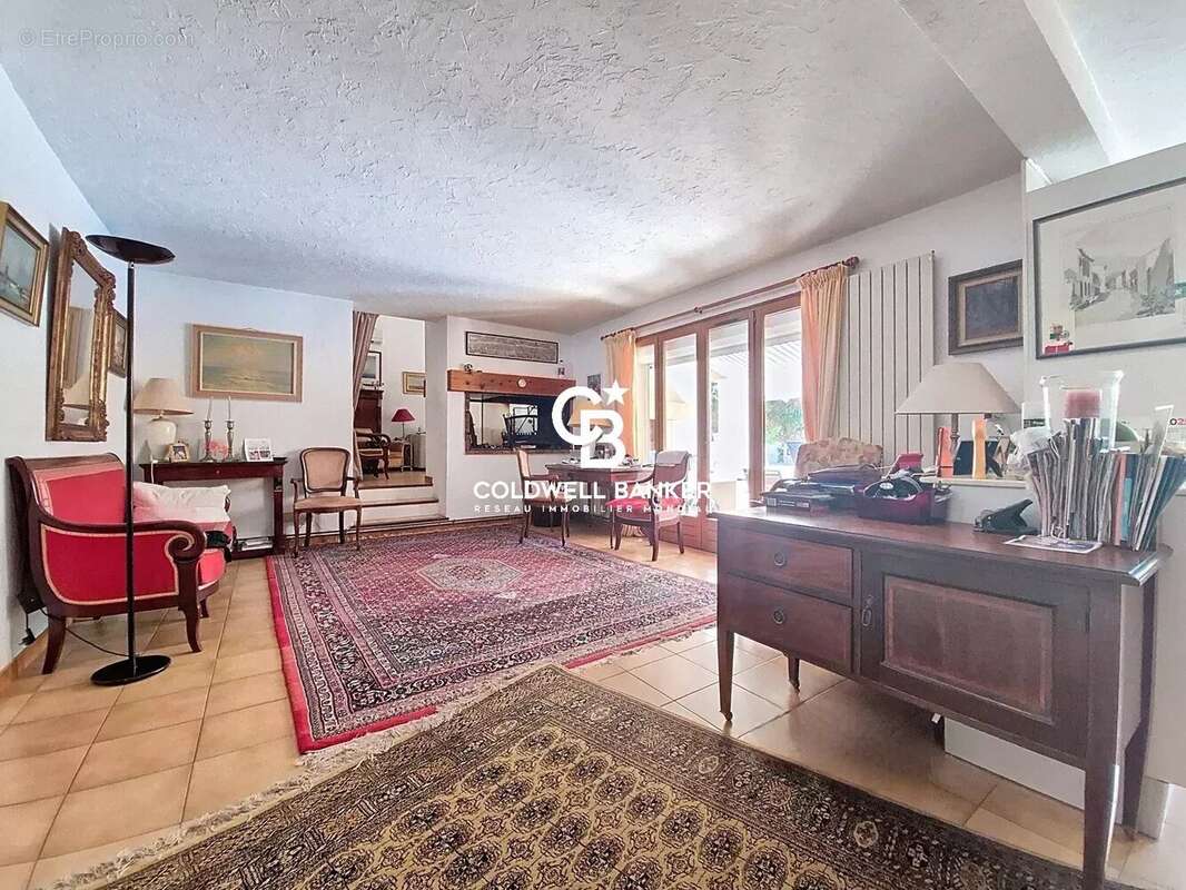 Maison à LES ISSAMBRES