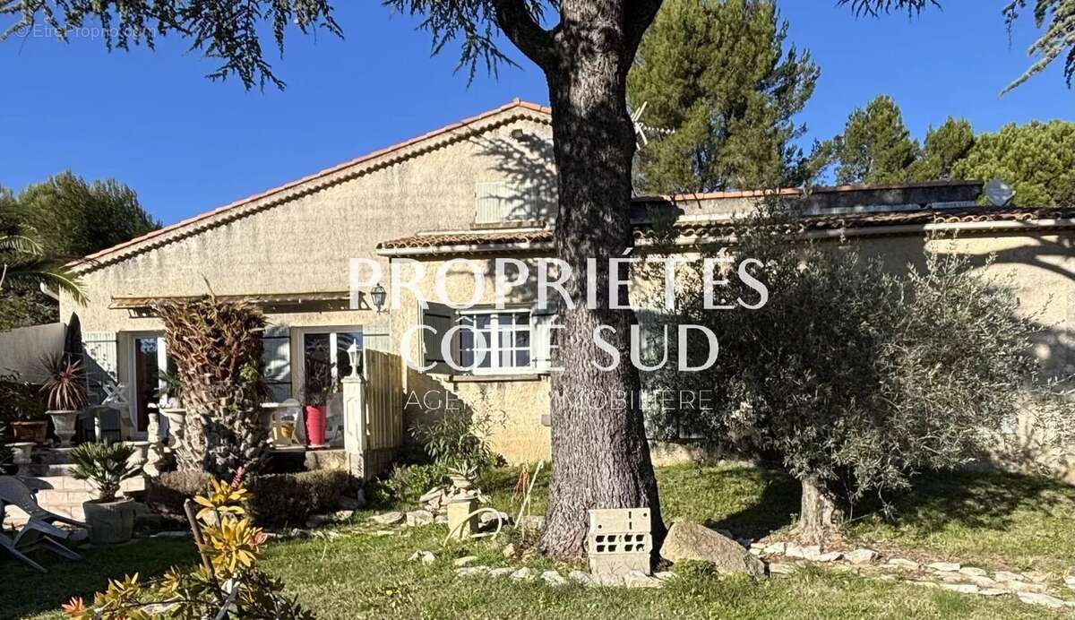Maison à PUJAUT
