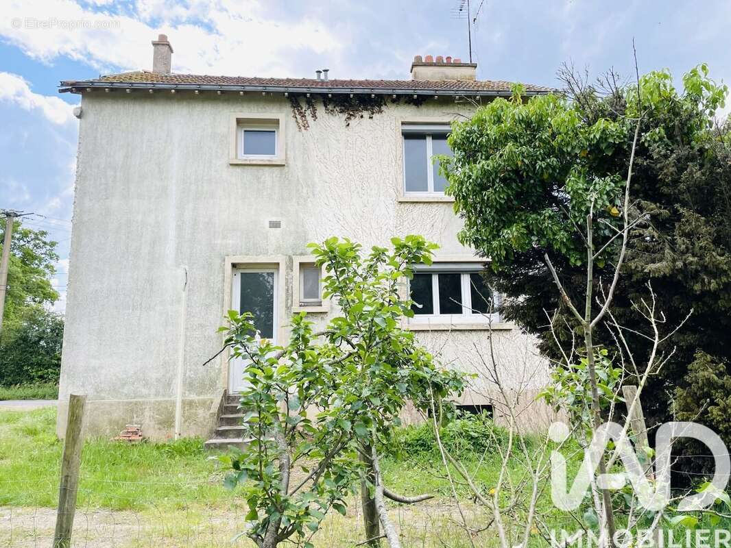 Photo 2 - Maison à CERNUSSON