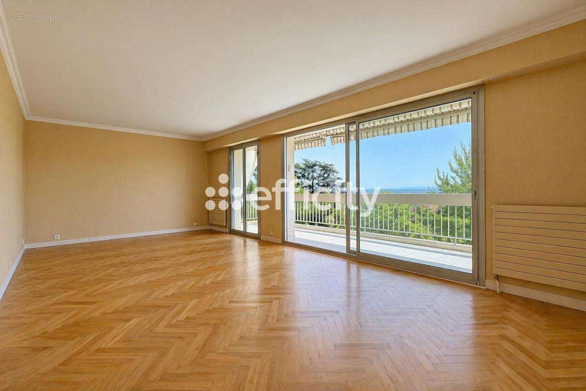 Appartement à RILLIEUX-LA-PAPE