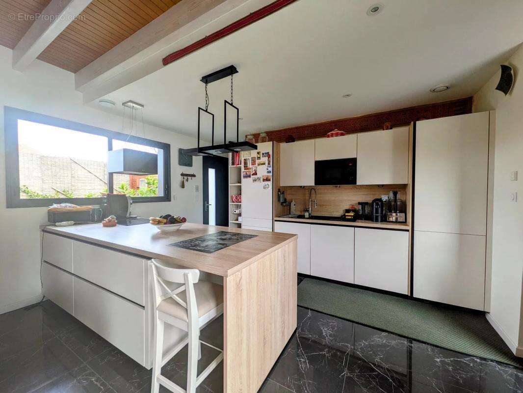 Maison de 5 pièces de 123 m² à Cugand - photo 4
