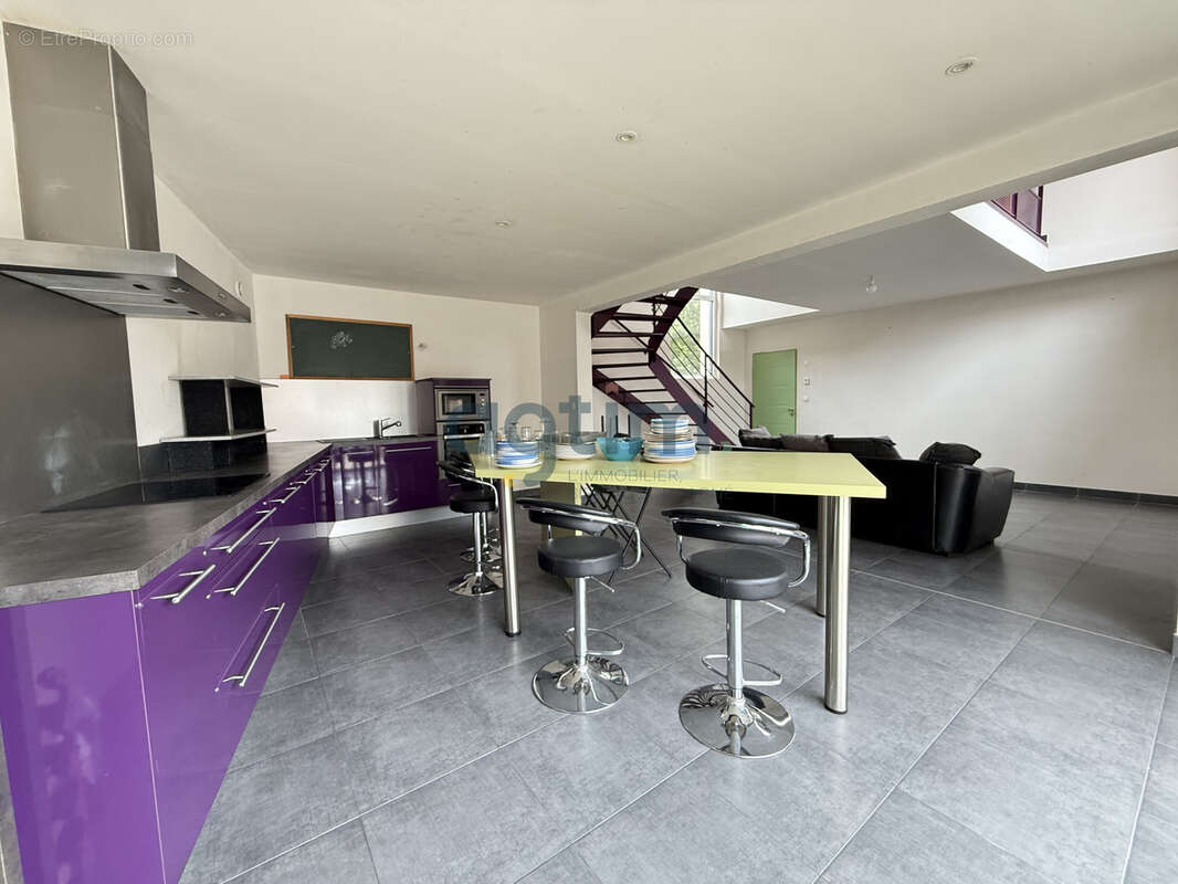 Montaigu-Vendée, spécial investisseur, proche commerces et écoles, maison, 116 m2 hab, 3 chambres, cour - photo 3