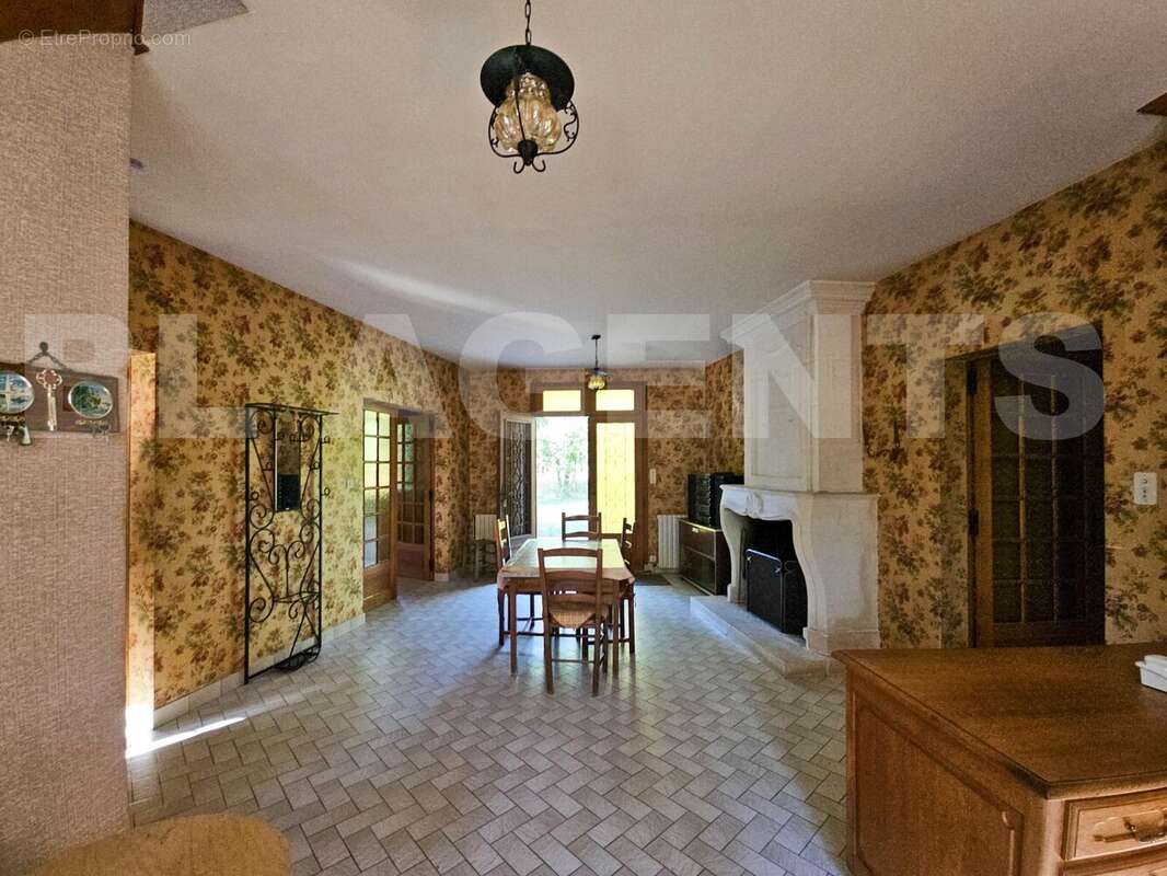 8 - Lionel MARC BL Agents - Baugé - Maison à VERNEUIL-LE-CHATEAU