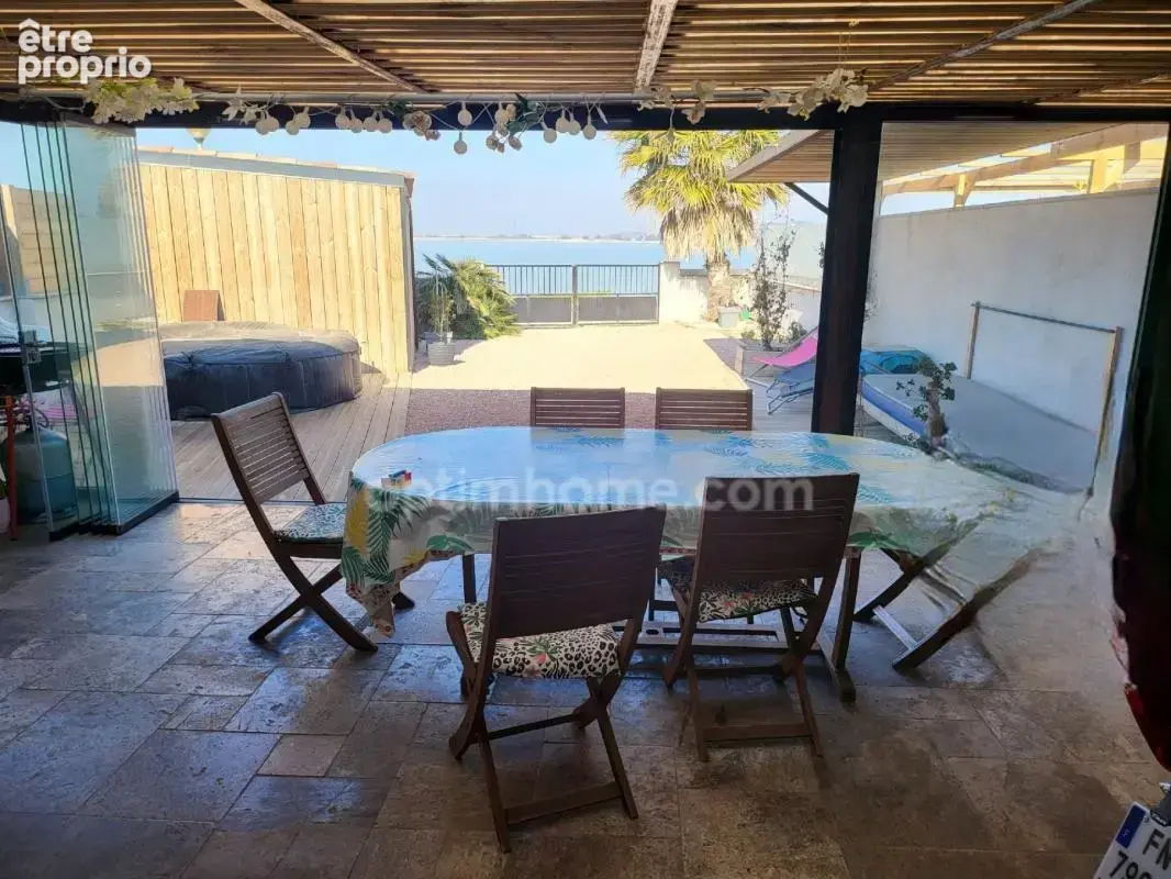 Maison Rénovée 80m² avec dépendance aménagée en studio Indépendant, Vue Mer ! 13 - photo 13
