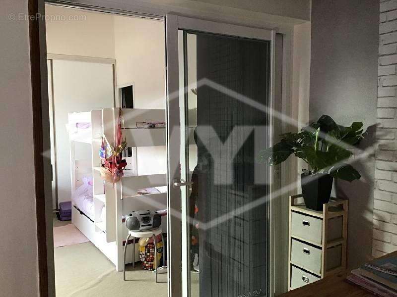 Appartement à COMBS-LA-VILLE