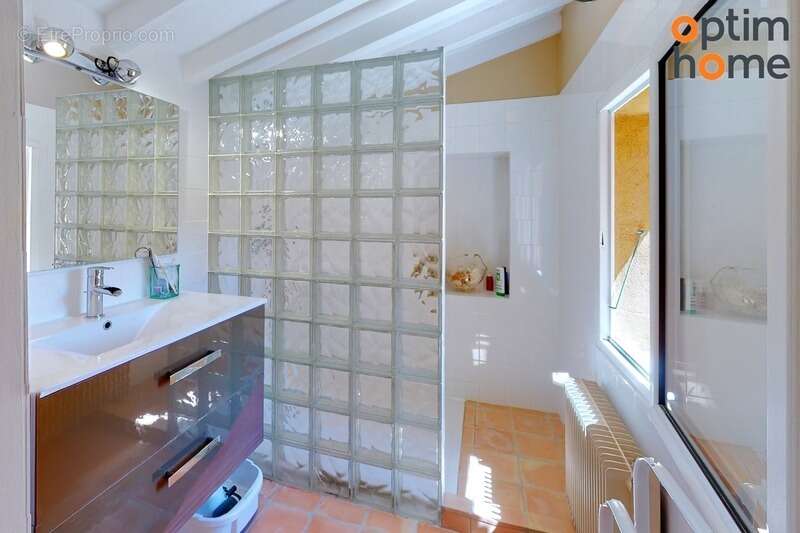 Aix-en-Provence - Superbe Mas Provençal T7 du 18ème Siècle de 275 m² entièrement rénové, sur 6000 m² de terrain, au calme et san - photo 19