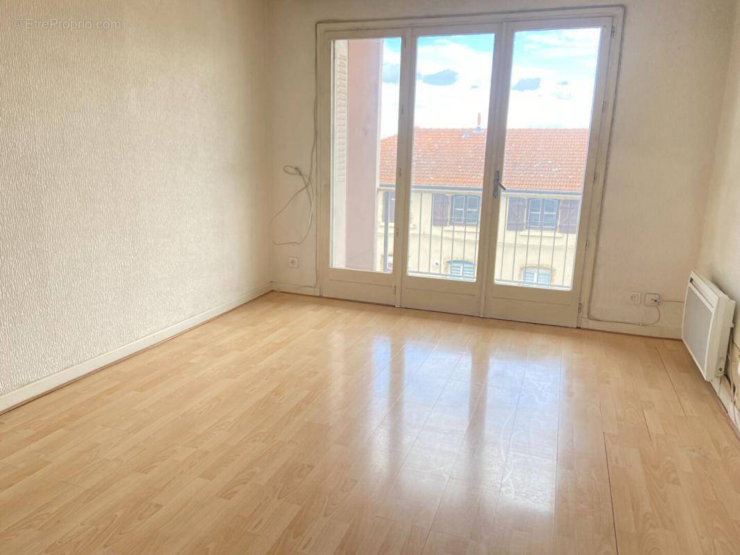 Appartement à LE COTEAU
