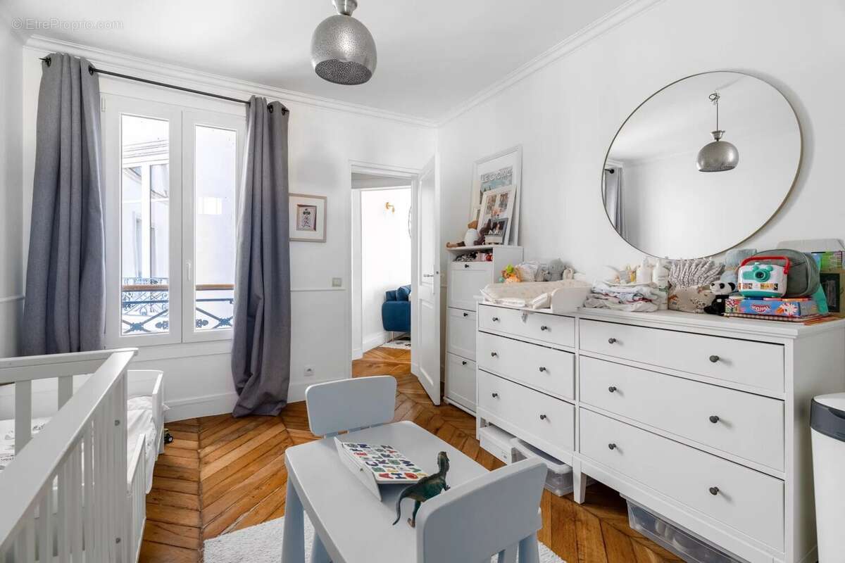 Appartement à LEVALLOIS-PERRET