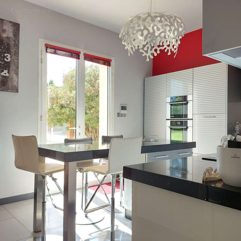 Maison à vendre 13 pièces MONTAUBAN (82), salle de reception, parking, bureaux, cave, dépendances,  parc de 8000m2, 2 entrées in - photo 26