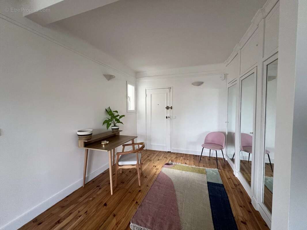 Appartement à NEUILLY-SUR-SEINE
