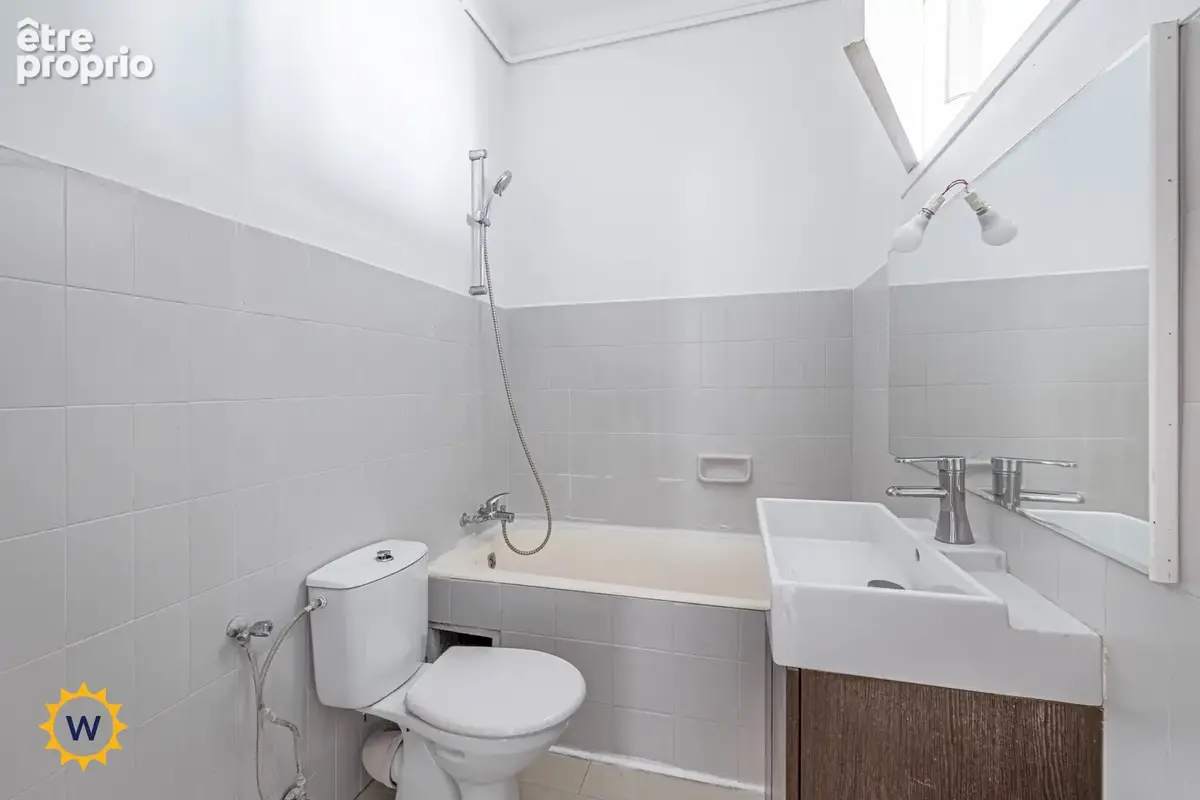 2 pièces - dernier etage à rénover - carré d'or - photo 7