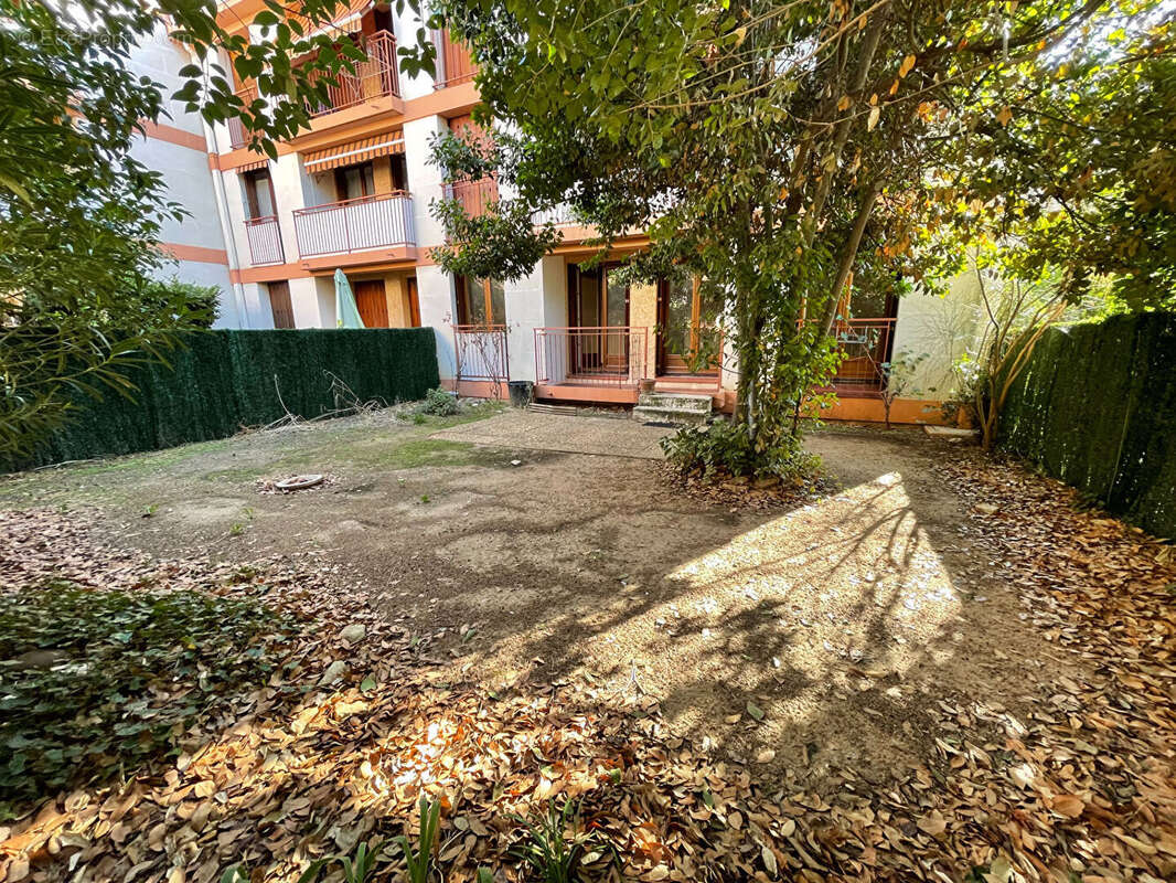 À vendre : Appartement  avec Jardin Cave et Parking 3 pièces à Aix-en-Provence - Les Milles - photo 16