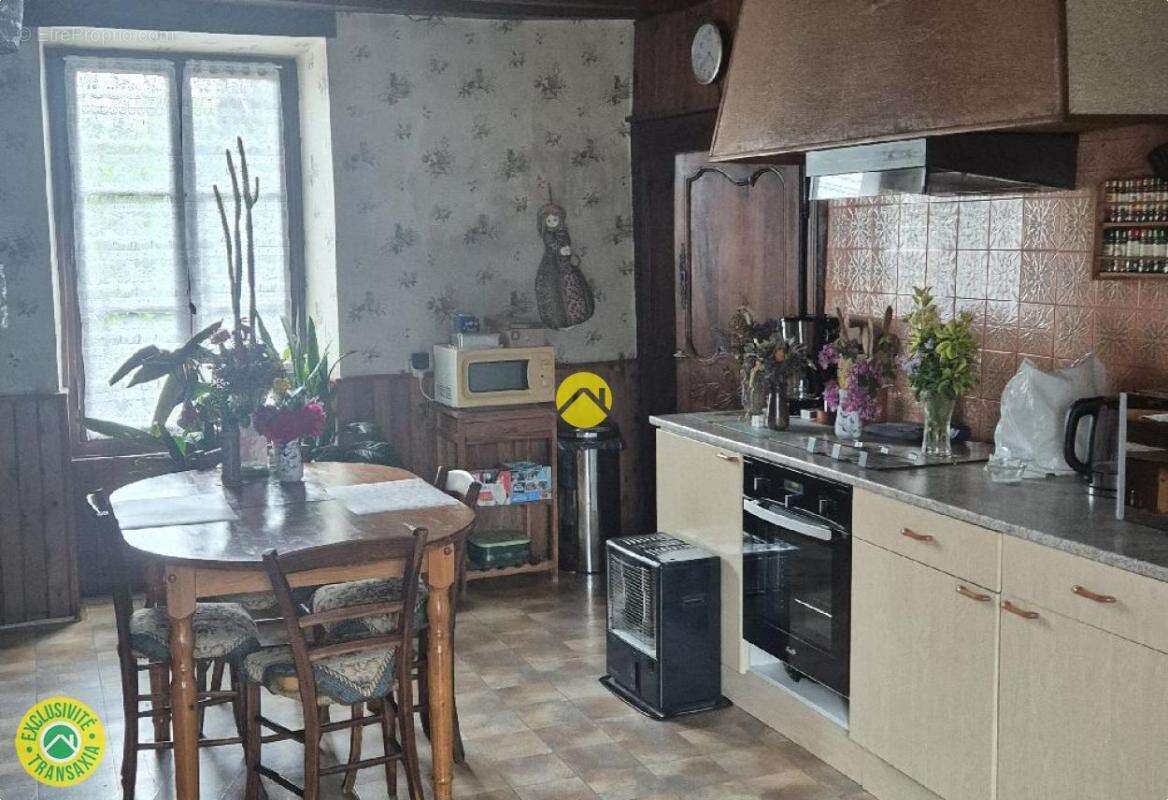 Maison à LIMONS
