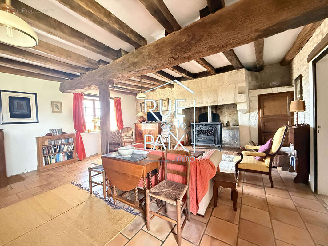 Maison à DERCE