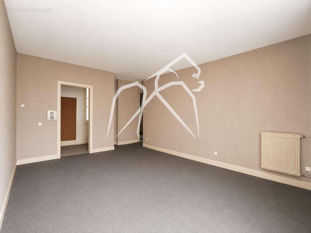 Local a usage professionnel  100m²  montpellier-centre (34000) - photo 3
