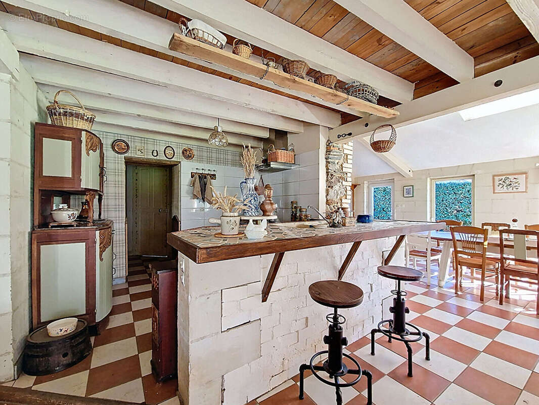 Maison à CHAZE-SUR-ARGOS
