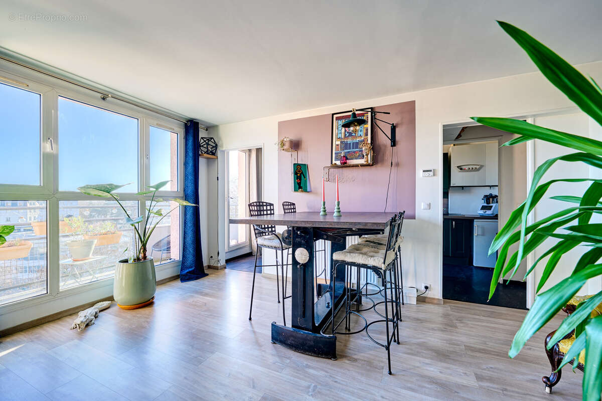 Appartement à LE PLESSIS-ROBINSON