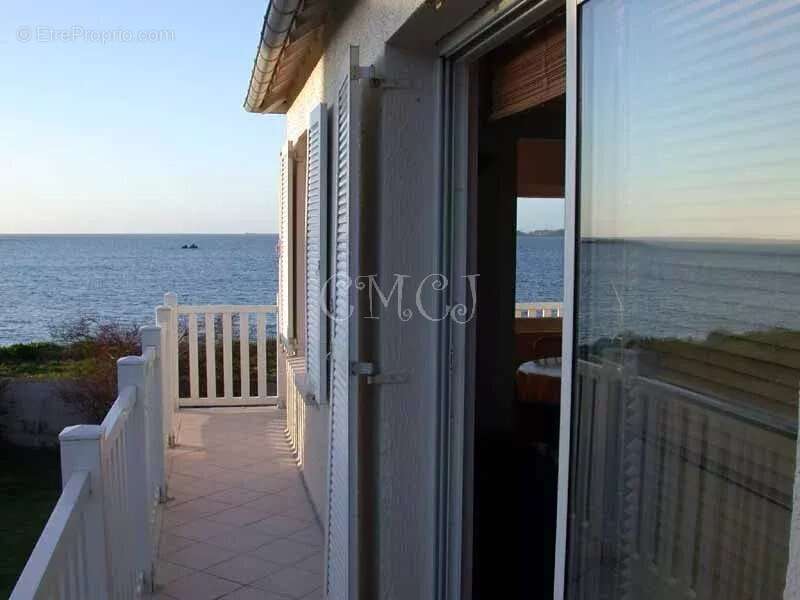 Maison à TREDREZ-LOCQUEMEAU