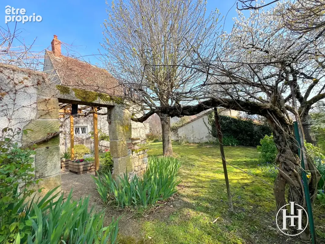 Orval   Maison en pierre avec jardin arboré de 1900 m2 et 4 chambres. - photo 17