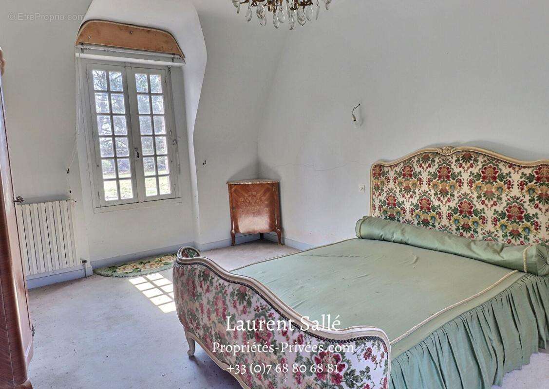 Maison de Maître de 250 m2, édifiée dans un parc boisée de plus de 4 hectares - photo 9