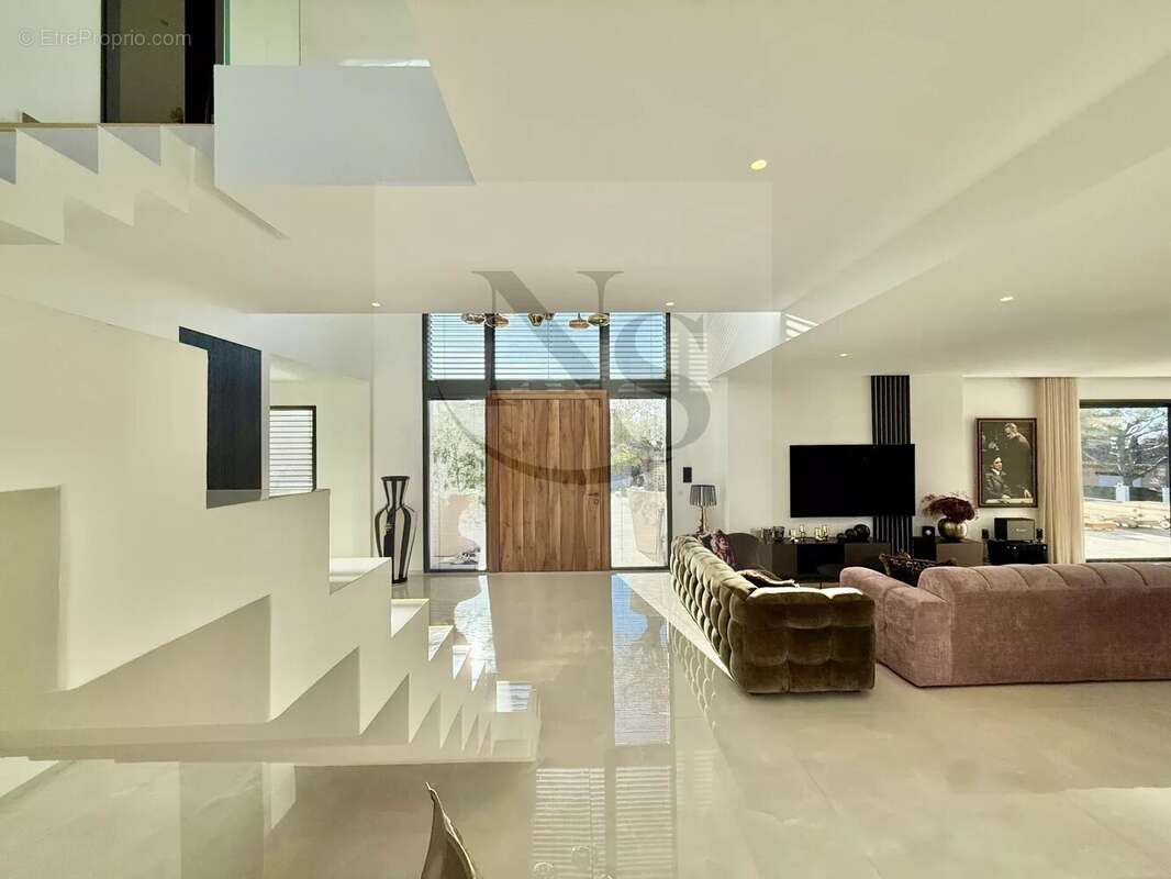 Maison à CARRY-LE-ROUET