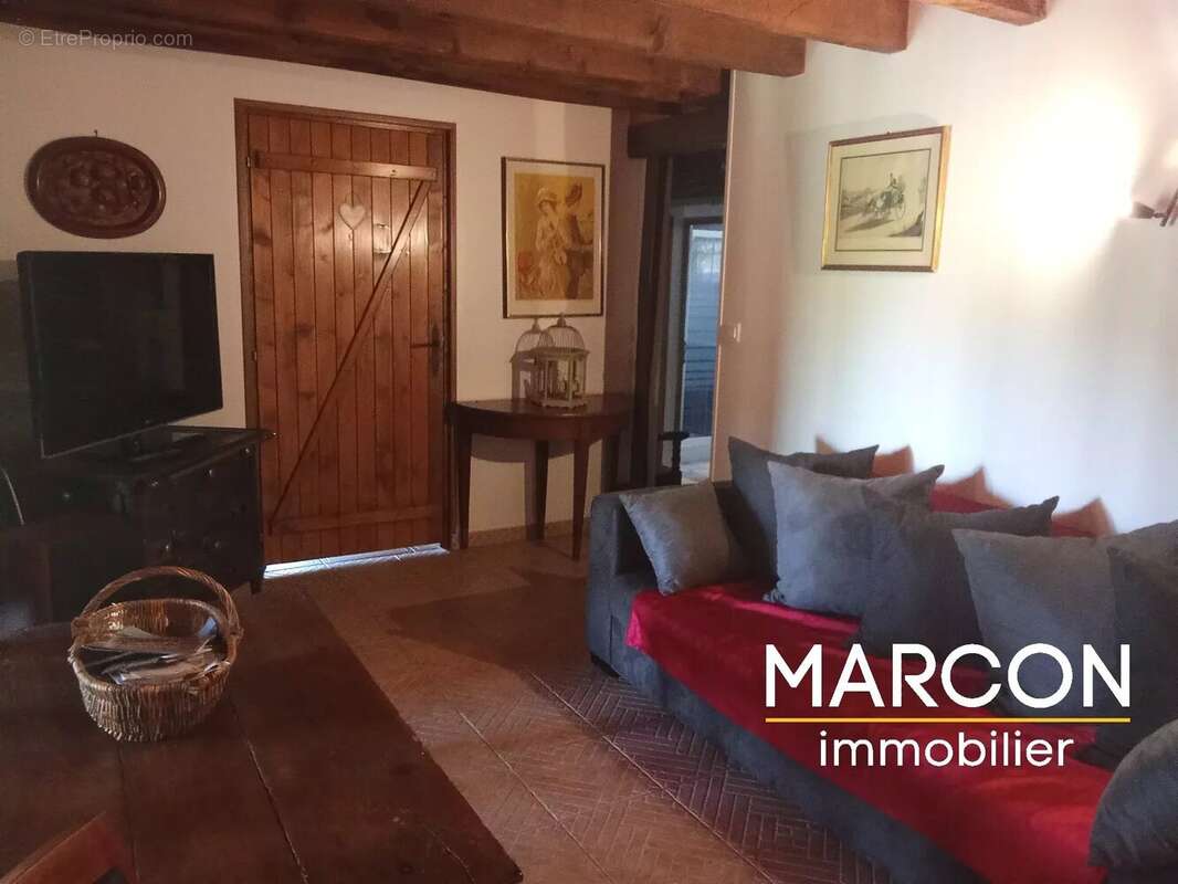 Maison 289 m² à Ajain  - photo 23