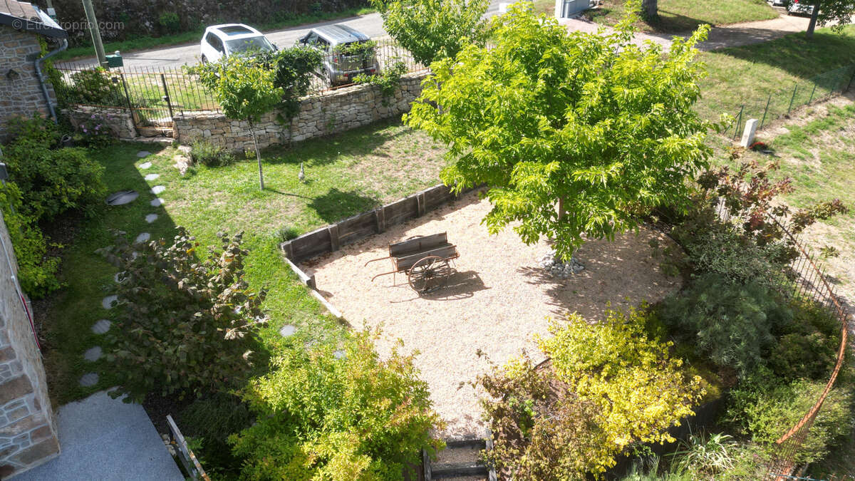 Maison à SAINT-NIZIER-D'AZERGUES