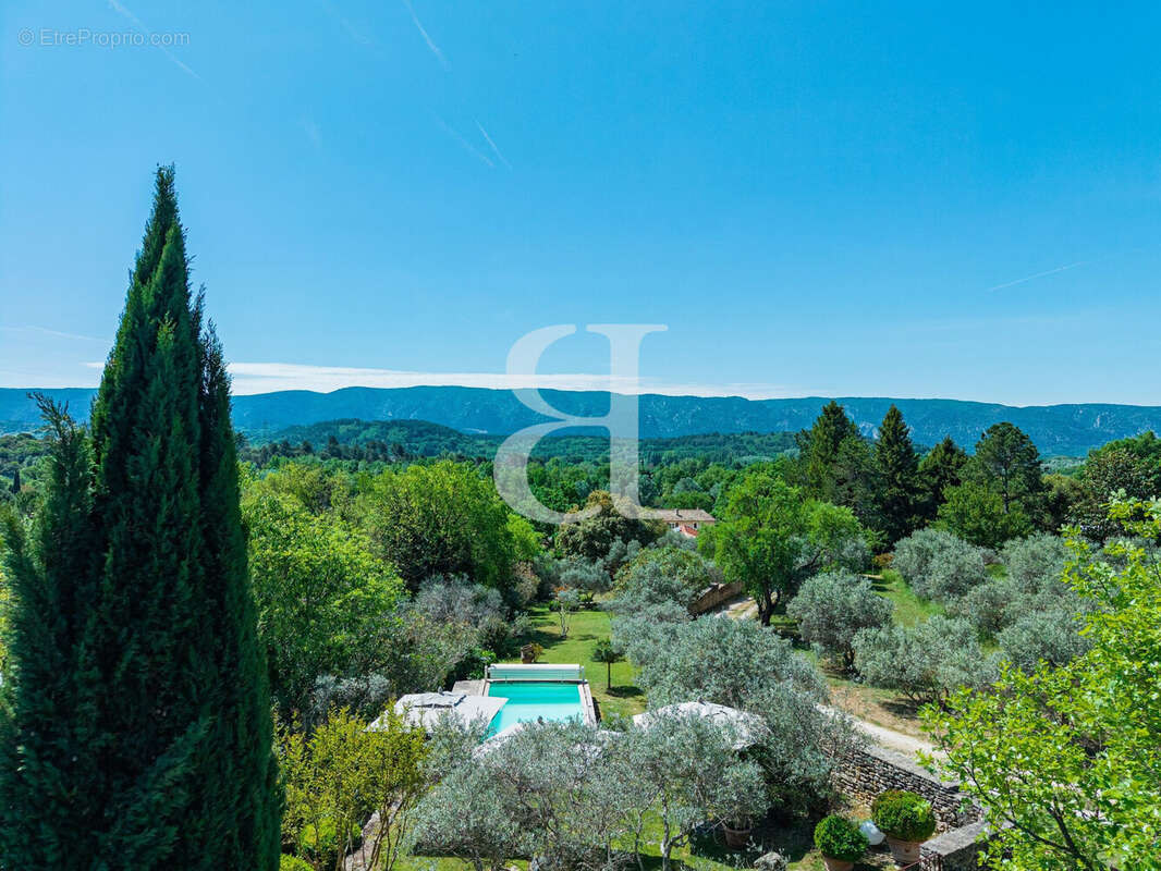Maison à GORDES