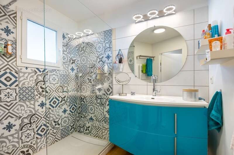 Appartement à MARSEILLE-4E