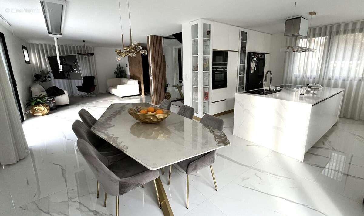 Maison à LA FRETTE-SUR-SEINE