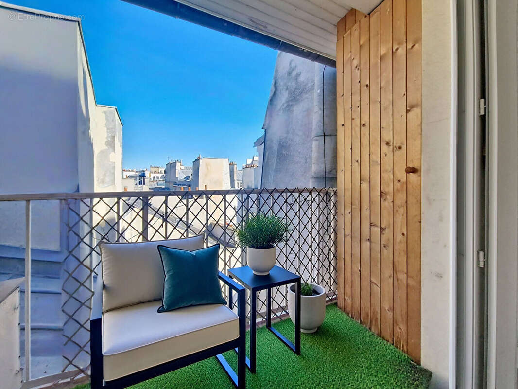 Appartement à PARIS-1E