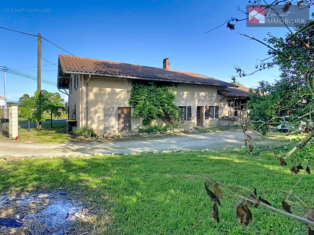 Maison à SERVIGNAT