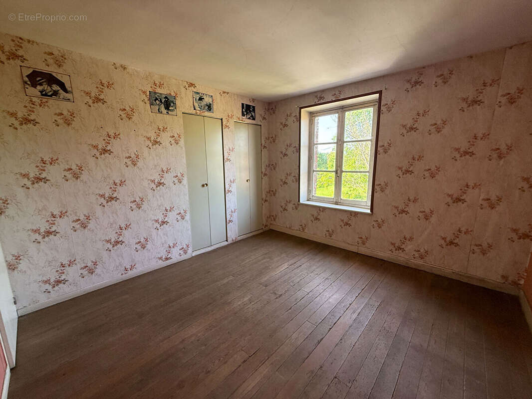 Maison à DONCHERY