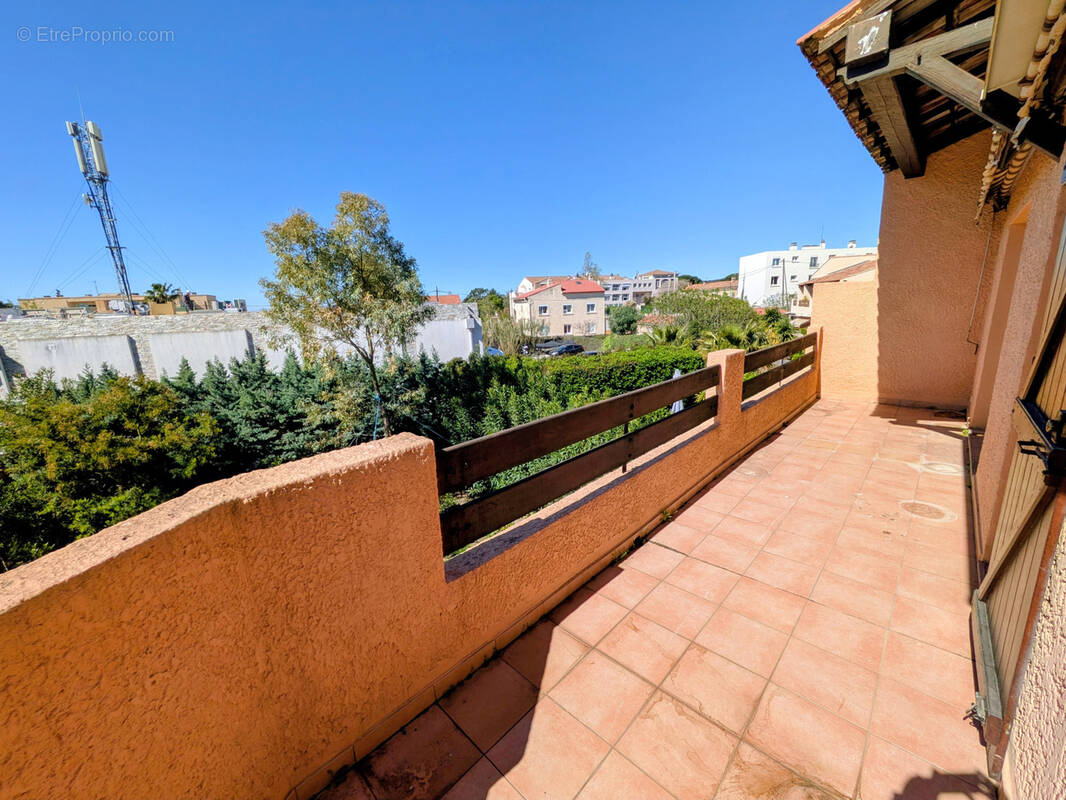 Appartement à SAINT-CYR-SUR-MER